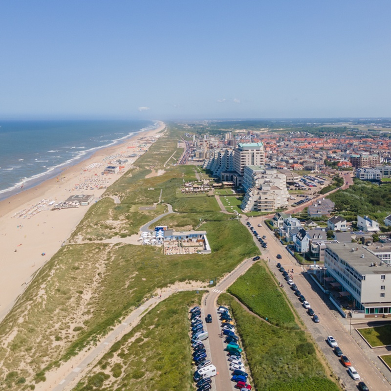 Onze ligging: direct aan de boulevard van Noordwijk
